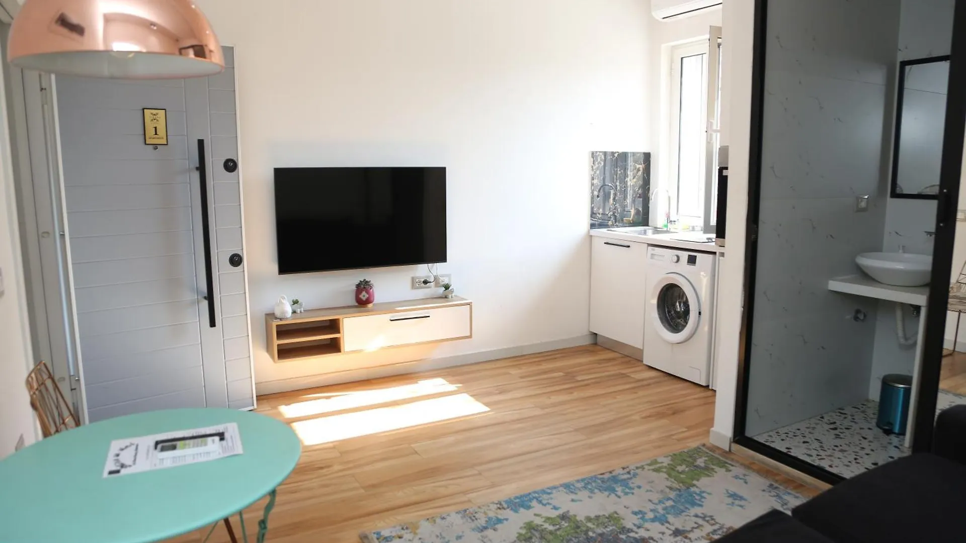 Comfort Stay Apartaments Tirana 0*,  Albania